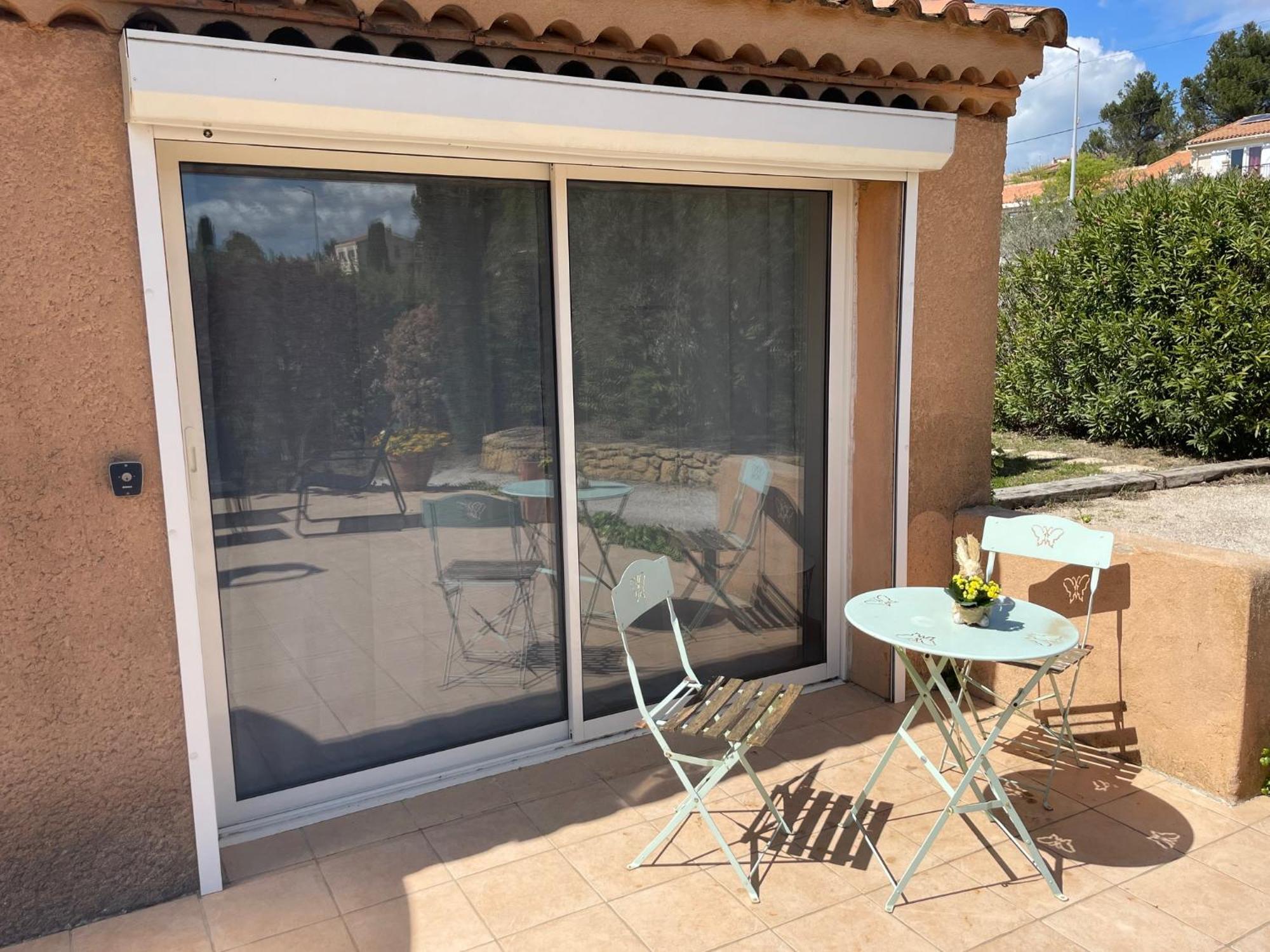 Studio Charmant Avec Terrasse Lançon-Provence Esterno foto