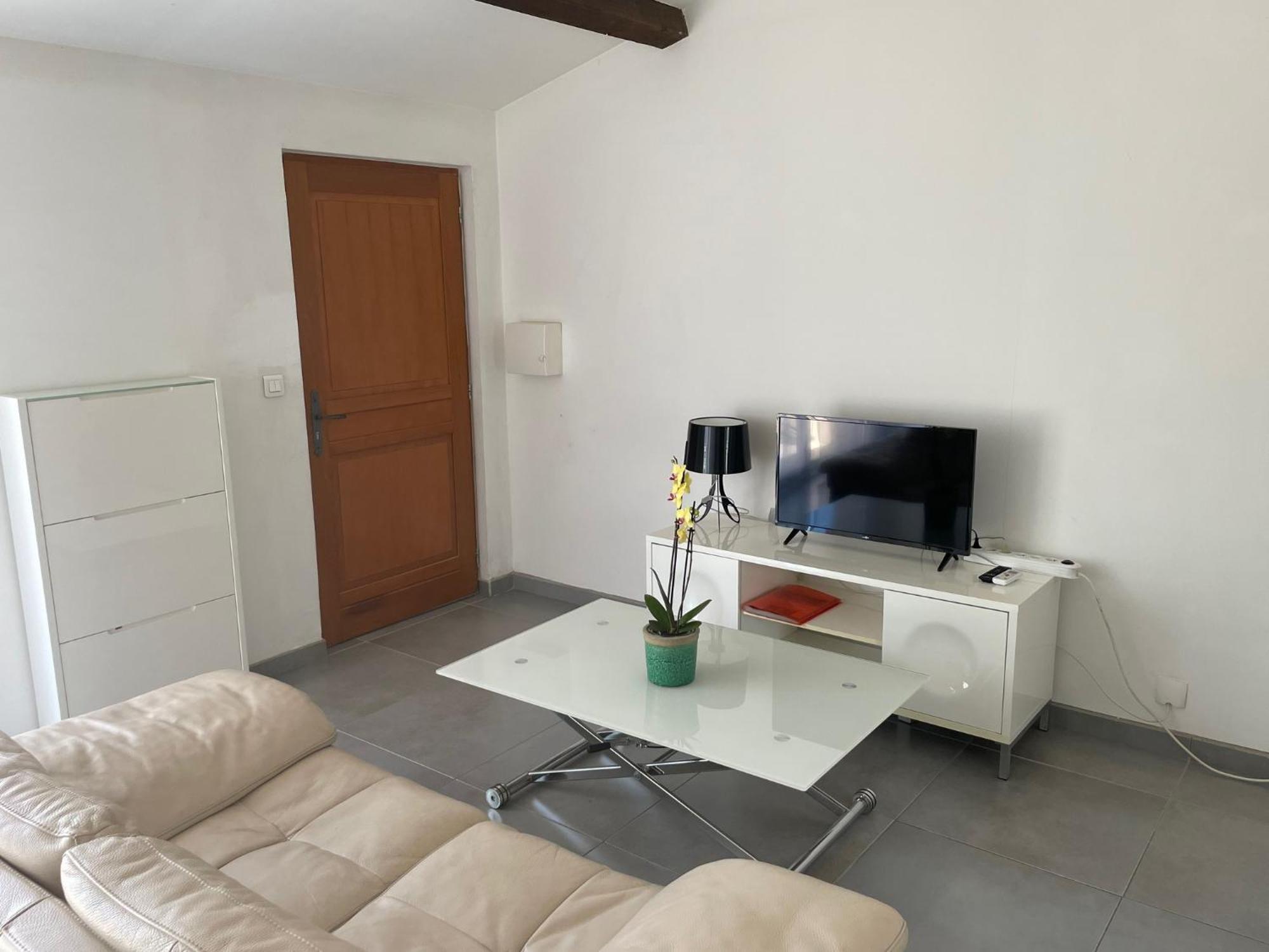 Studio Charmant Avec Terrasse Lançon-Provence Esterno foto
