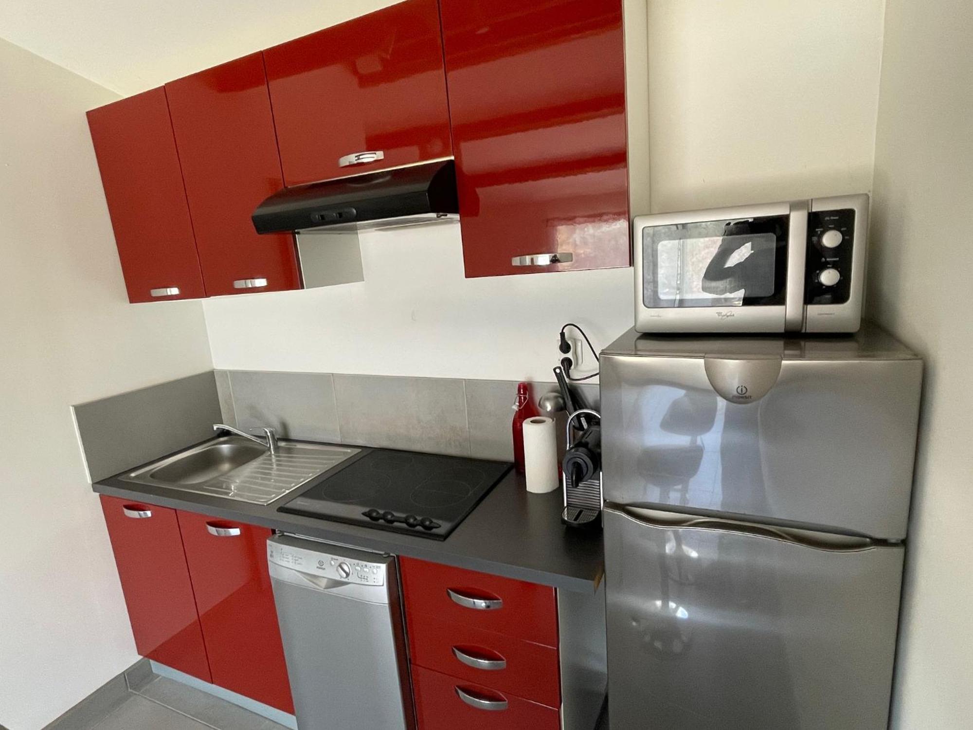 Studio Charmant Avec Terrasse Lançon-Provence Esterno foto