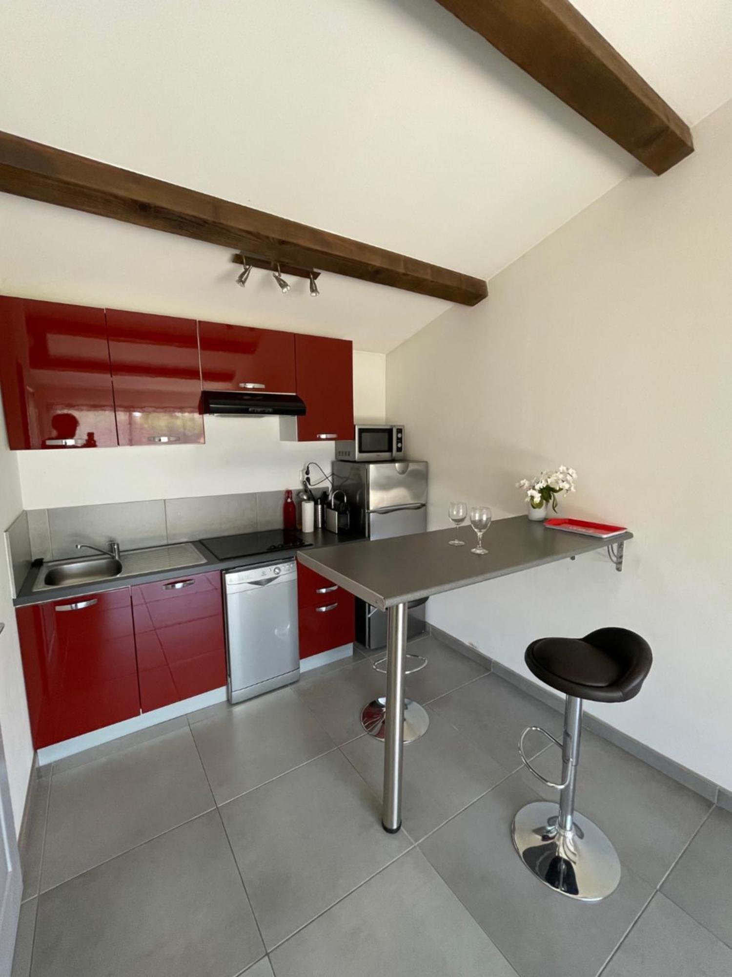 Studio Charmant Avec Terrasse Lançon-Provence Esterno foto