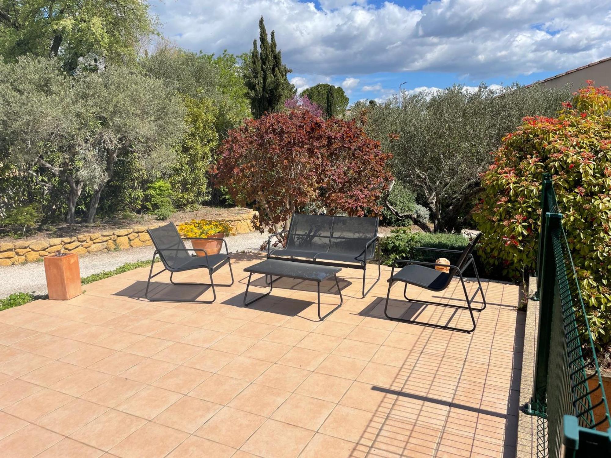 Studio Charmant Avec Terrasse Lançon-Provence Esterno foto